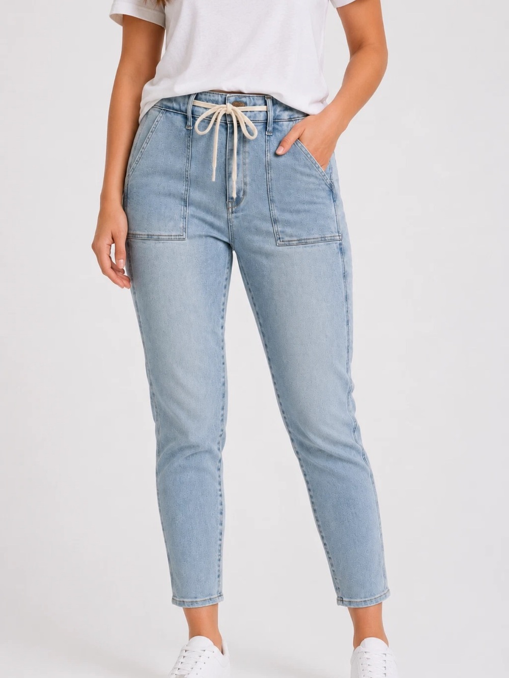 Judy Blue Jeans Womens 13/31-Jogger Style Light Wash Drawstring Stretch Denim